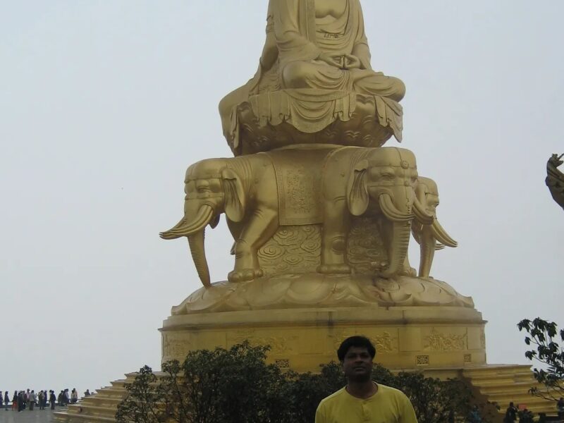 EMEISHAN : 1 OF THE 4  SACRED MOUNTAINS (UNESCO WHS)