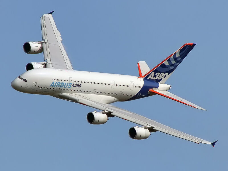 AIRBUS A380 : LARGEST, LATEST & BEST AIRCRAFT 1